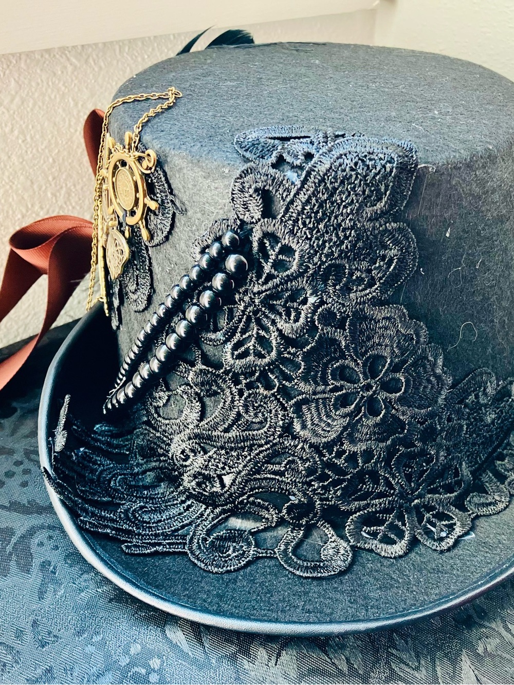 Women’s Black Lace Embellished Top Hat